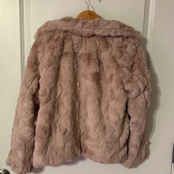 CRISSIE BUTTON FRONT FAUX FUR COAT- Light Pink- MEDIUM - Picture 5 of 6